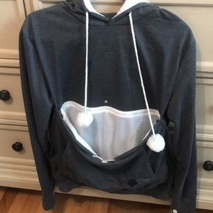 Sweatshirt with pouch for cat/small dog!